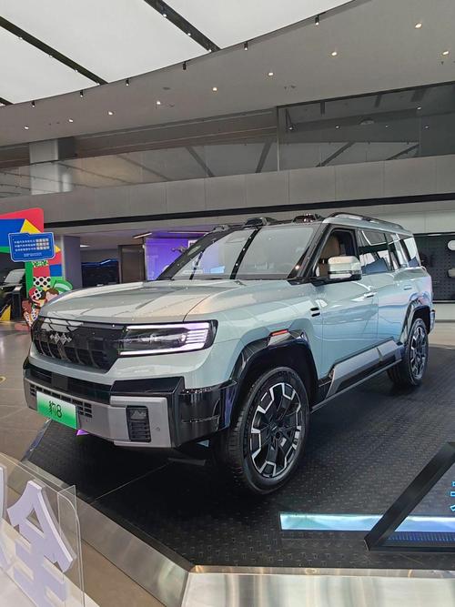 重庆9比亚迪方程豹硬派越野的爆款，英菲尼迪35周年与你共成长